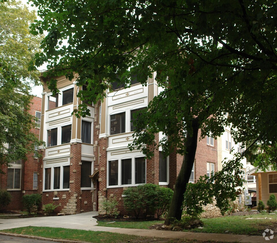 Primary Photo - 5129-5131 Wyandotte St