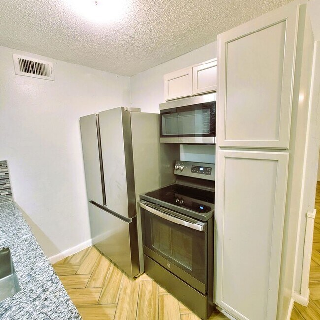 Foto del edificio - 1901 N 10th St