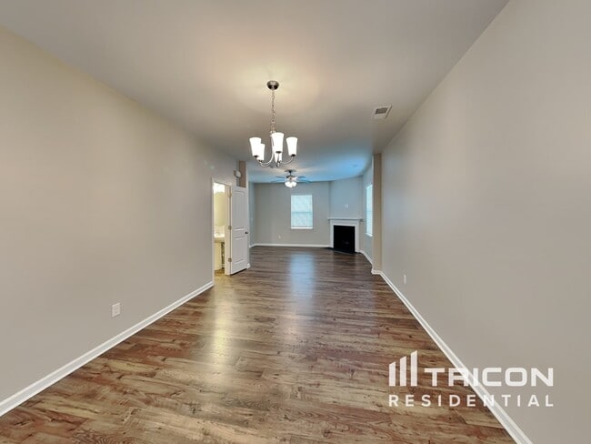 Building Photo - 151 King William Dr