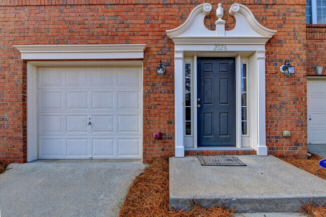 Building Photo - 2026 Merrimont Way