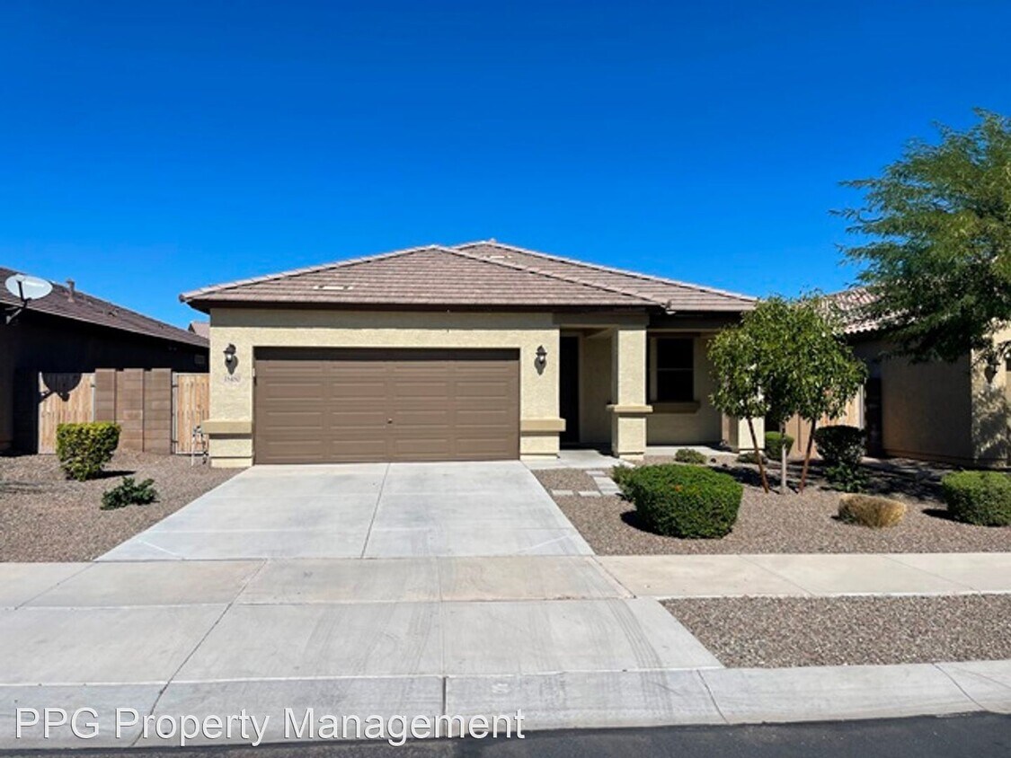3 br, 2 bath House 18480 W Ida Ln House Rental in Surprise, AZ