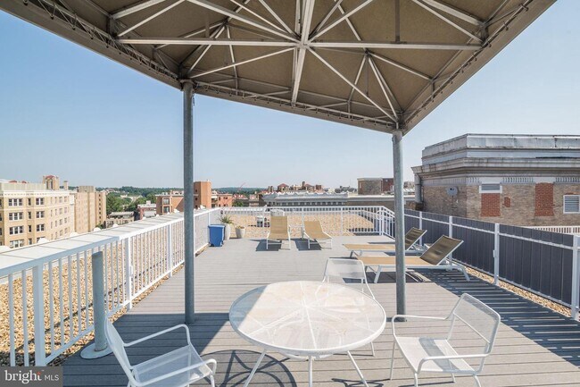 Foto del edificio - 2022 Columbia Rd NW