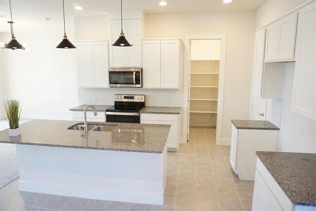 Building Photo - 8278 Primrose Way