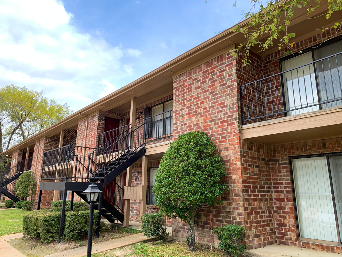 Building Photo - Pecan Valley Apartments