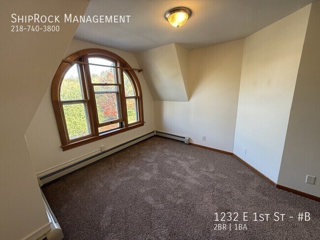 Foto del edificio - 1232 E 1st St