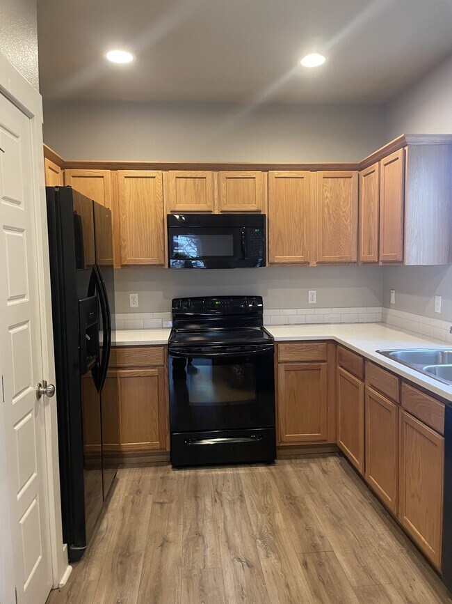 Foto del edificio - 447 N Baxter Way