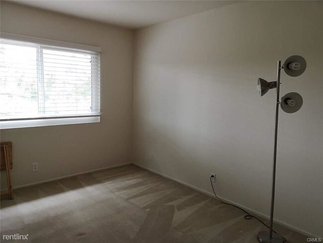 Foto del edificio - 16235 Sierra Ridge Way