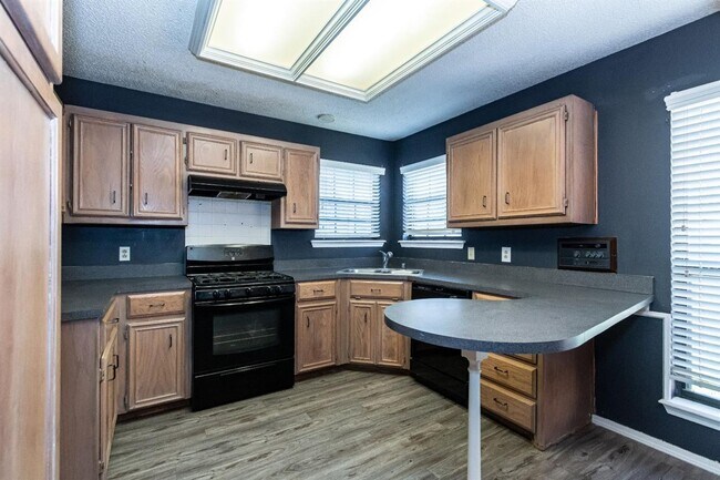 Foto del edificio - Adorable 3/2/2 Available Now!