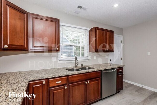 Building Photo - 6806 San Luis Ln
