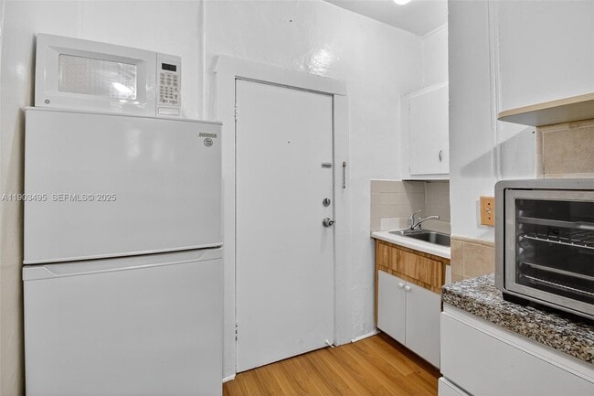 Foto del edificio - 3409 S Le Jeune Rd