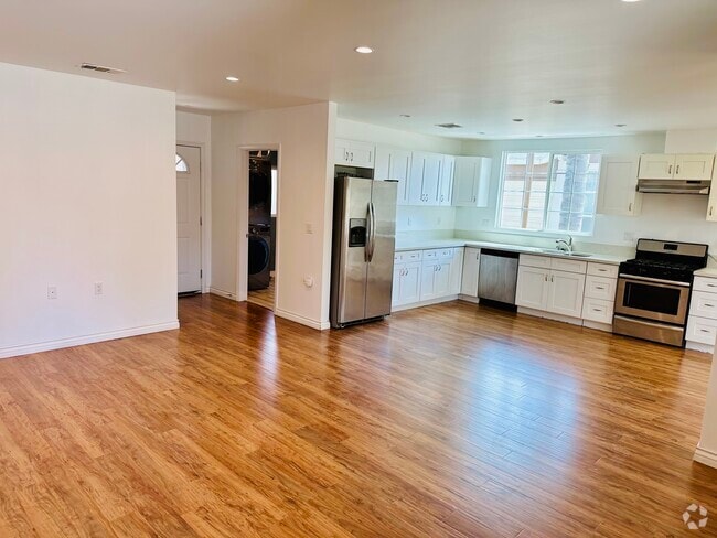 Building Photo - 6712 Cedros Ave