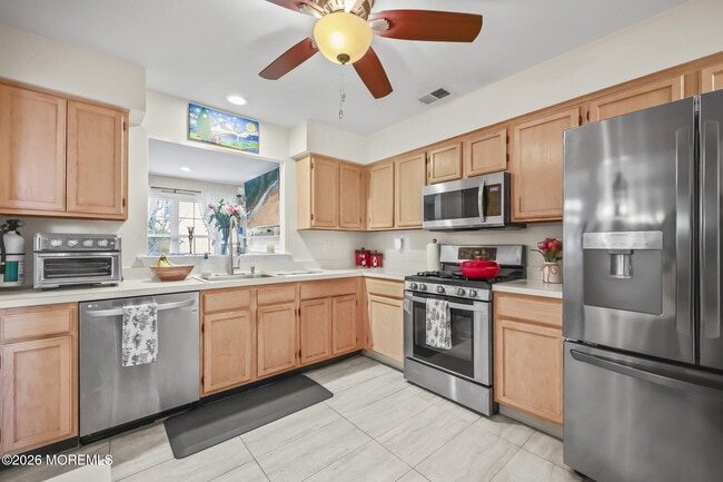 Building Photo - 761 Banyan Ct