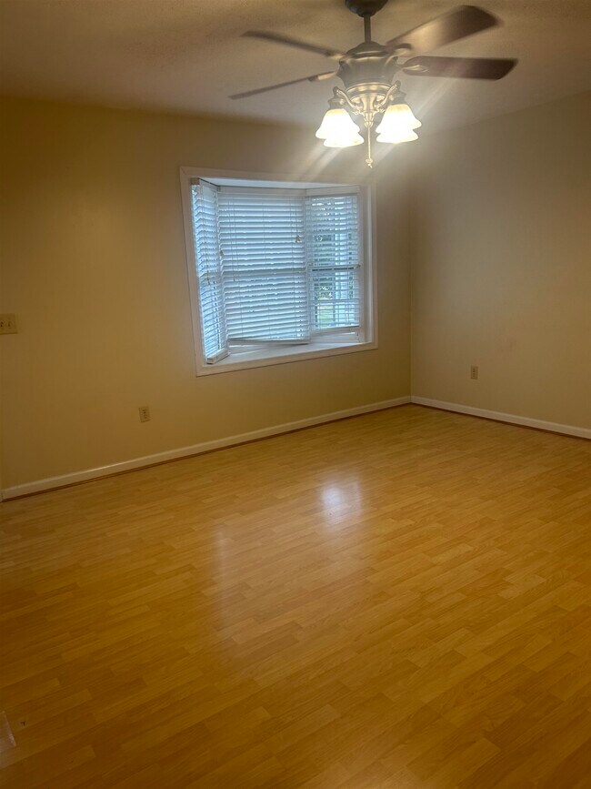 Building Photo - 1252 Old Windmill Cir