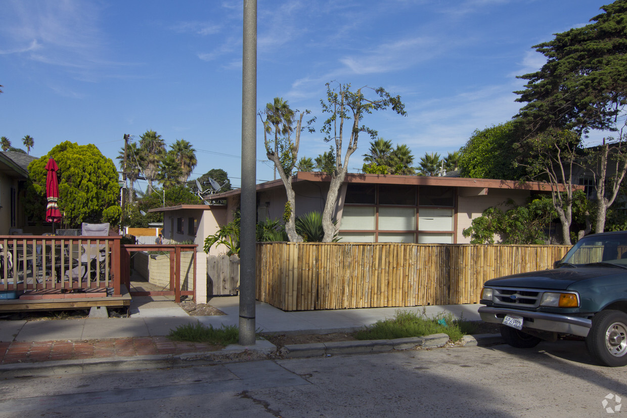 Primary Photo - Ocean Beach Cottages