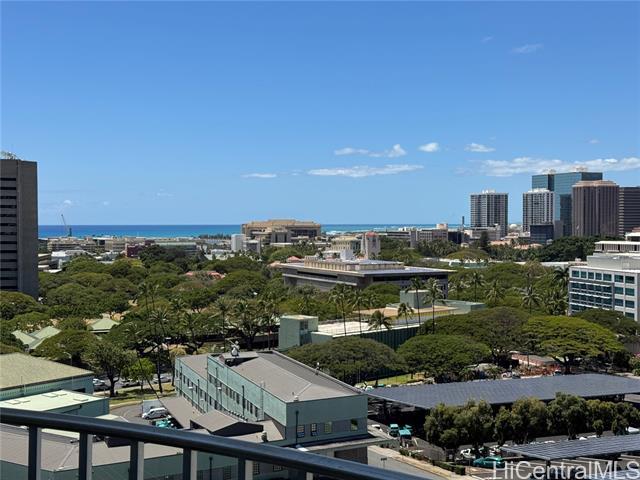 Building Photo - 710 Lunalilo St