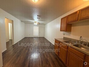 Building Photo - 1112 Williams Ave