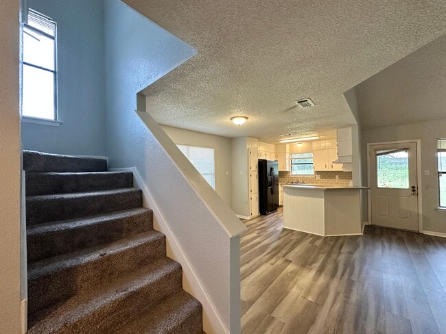 Foto del edificio - 1317 Opal Rd