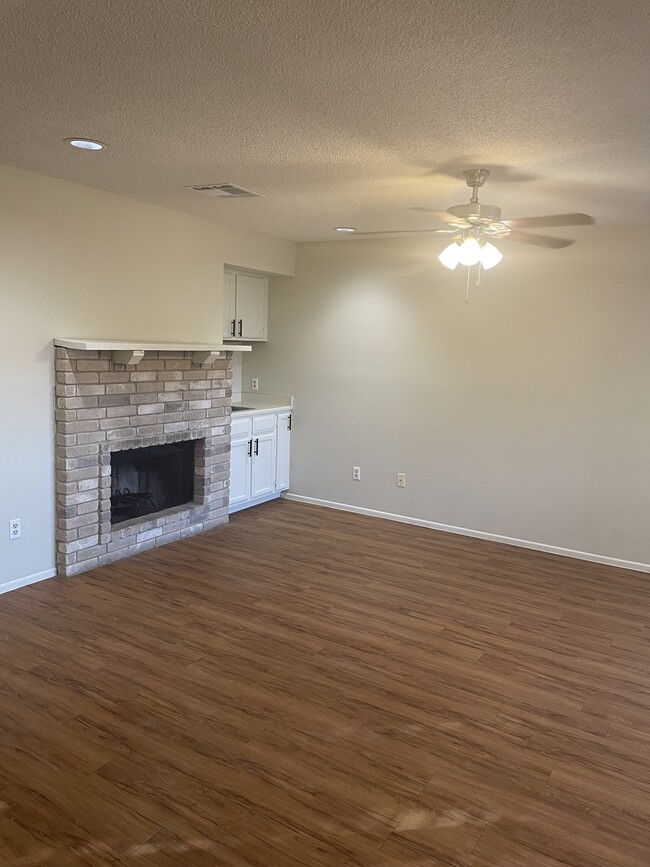 Living Room - 11136 El Sendero St