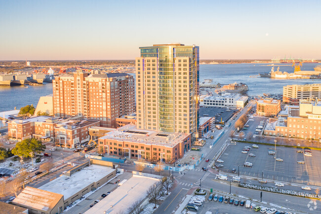 Building Photo - Harbor's Edge