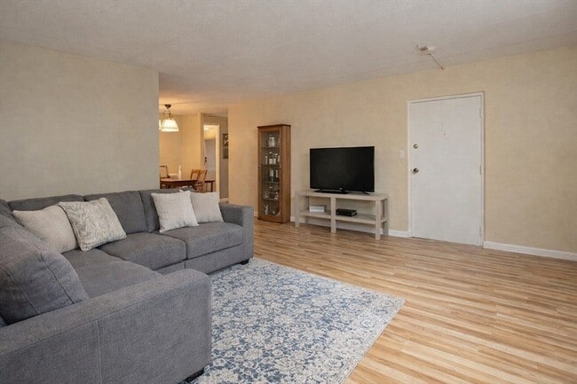 Photo - 30 High St Apartment