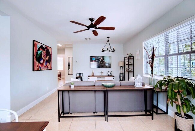 Foto del edificio - 1624 NW 5th Ave