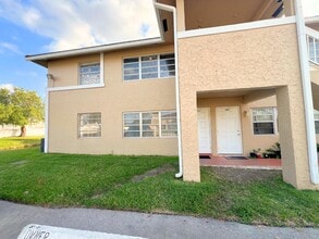 Building Photo - 843 Twin Lakes Dr