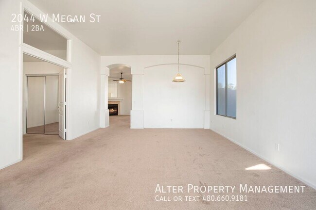 Building Photo - Beautiful 4 Bedroom 2 Bath Home with pool