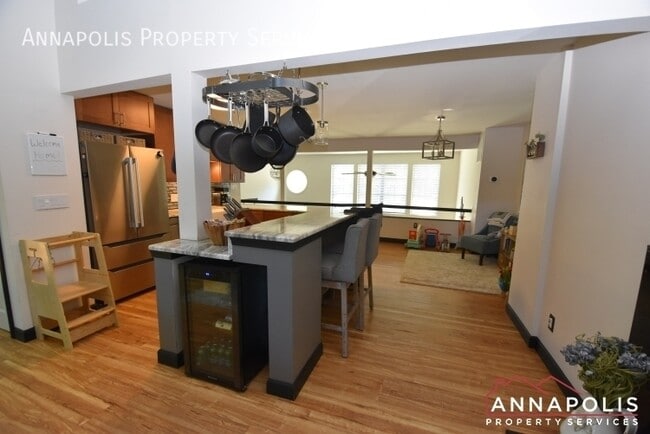 Building Photo - 910 langdon court