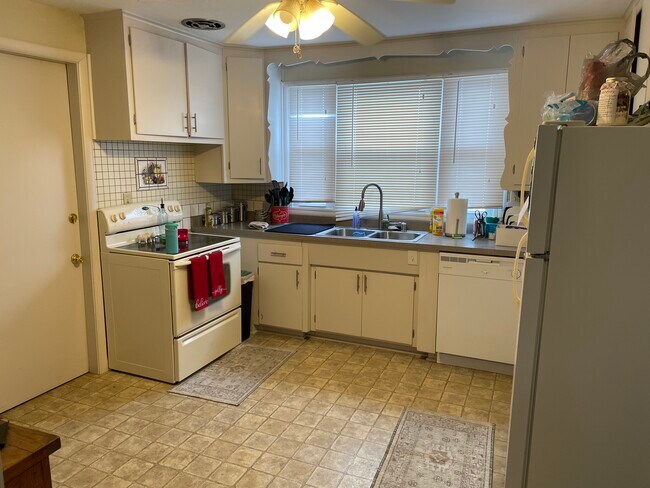 Kitchen - 2277 N 61st St