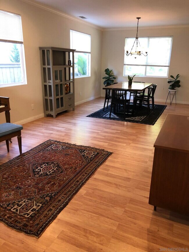 Building Photo - 3326 Rancho Famosa