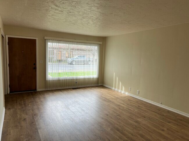 Foto del edificio - 412 NW F St