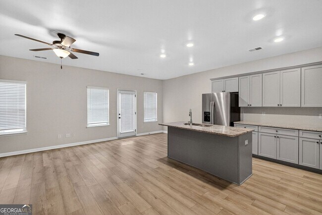 Foto del edificio - 7151 Chara Ln