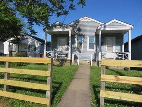 Building Photo - 513 Halifax St