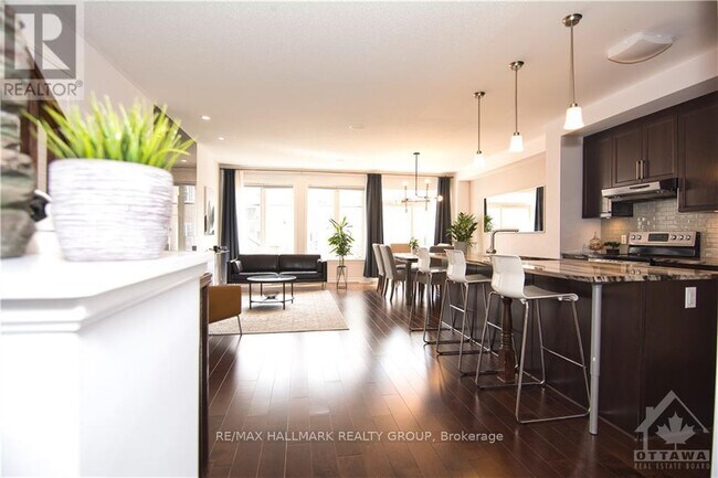 Building Photo - 128 Manorwood Cres