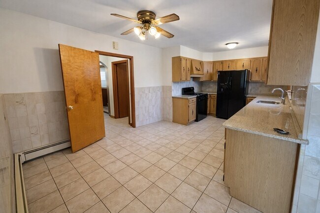 Foto del edificio - 198 Washington St