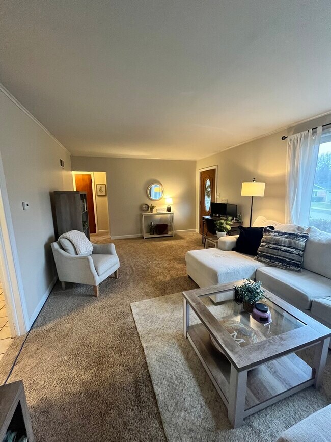 Foto del edificio - 649 E Rockland Rd