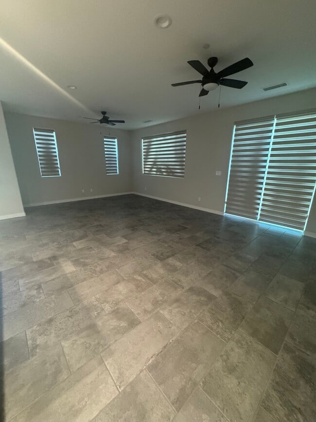 Foto del edificio - 850 Livio Way