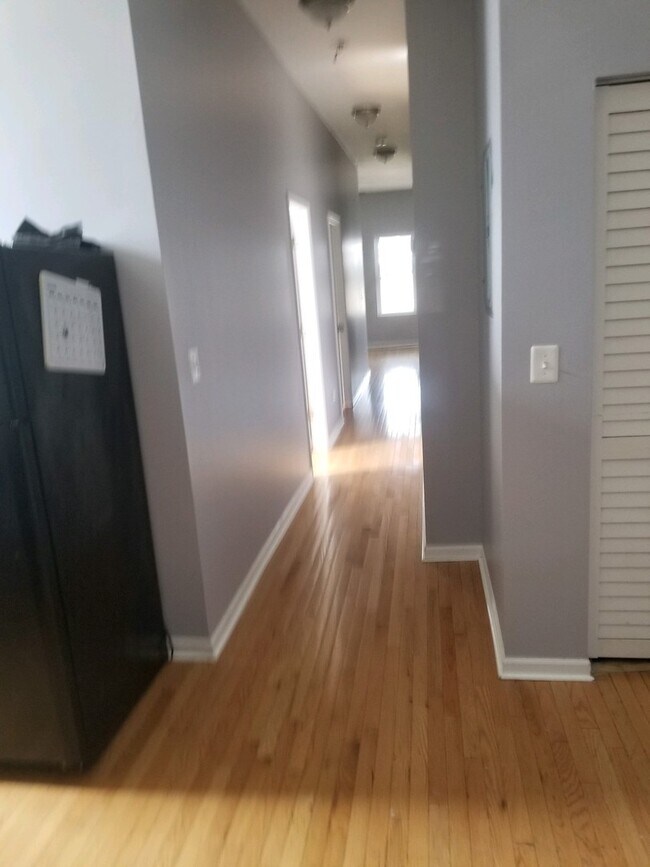 Foto del edificio - 2337 W Lake St