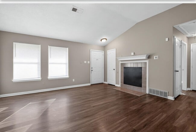 Building Photo - 4393 Bishop Hills Dr