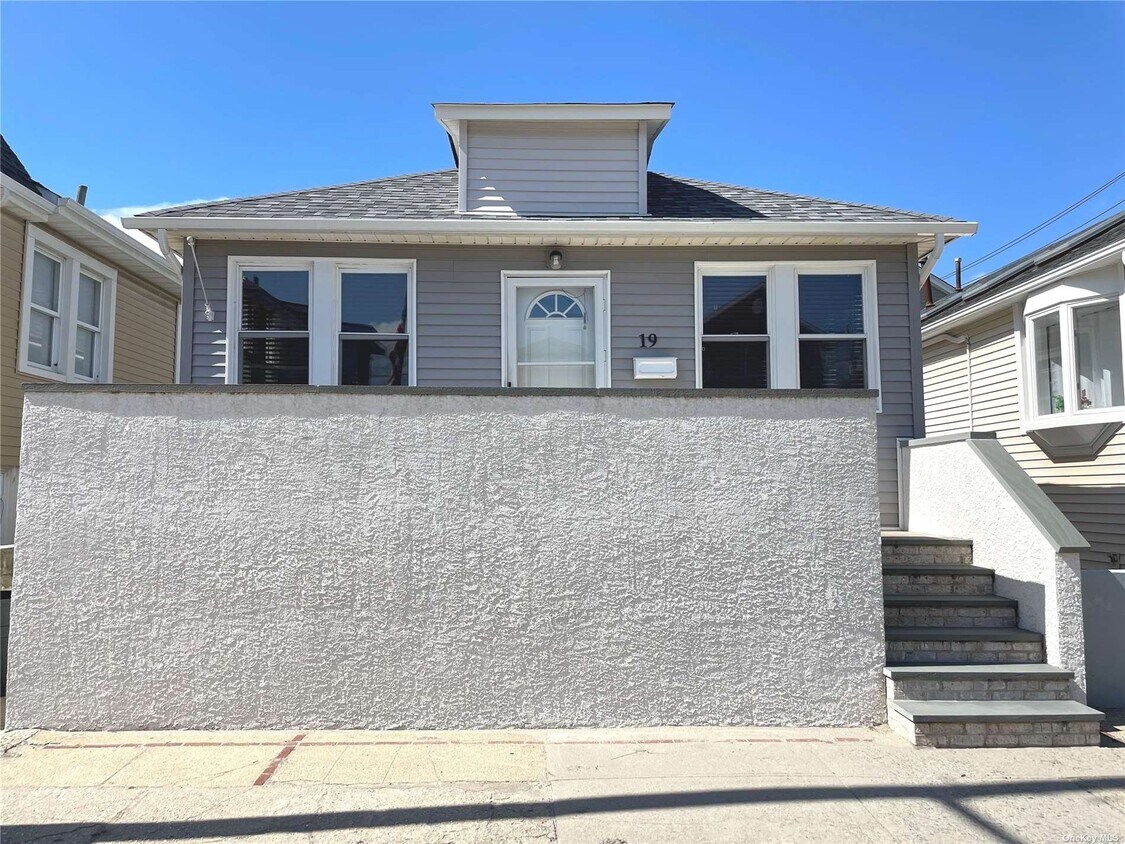 19 Michigan St, Long Beach, NY 11561 House Rental in Long Beach, NY