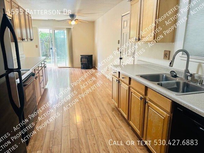 Foto del edificio - 4595 Patterson Dr