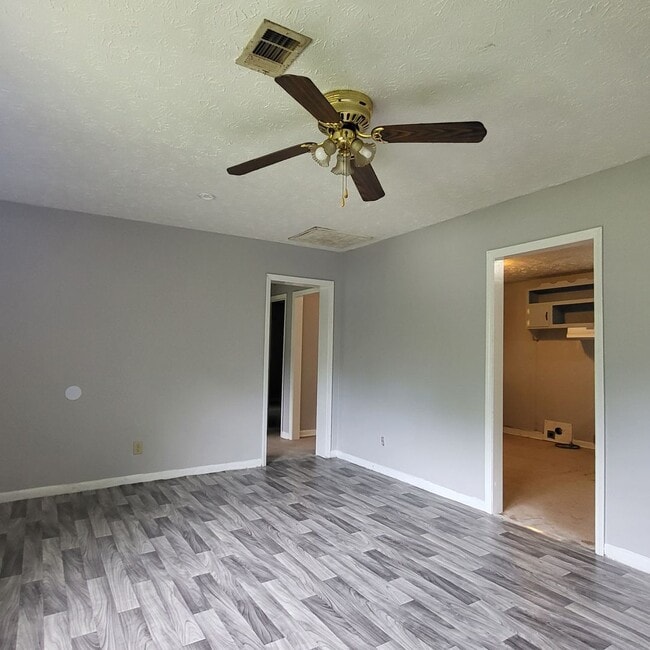 Building Photo - 1532 Rockdale Dr
