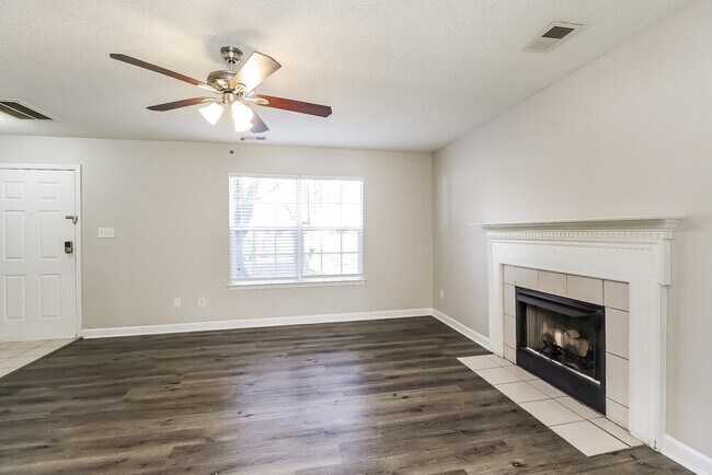 Foto del edificio - 1833 Cagney St