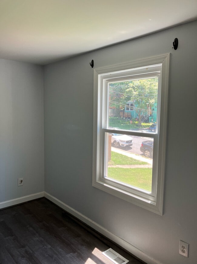 Foto del edificio - 702 Hudson Ave