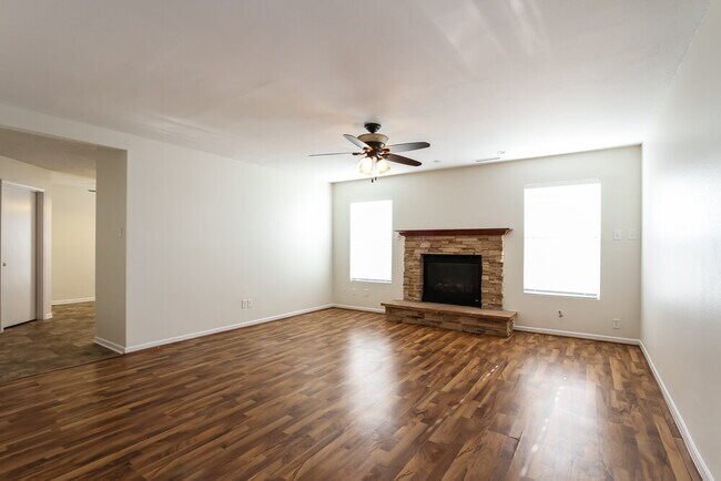 Foto del edificio - 2028 Prairie Sky Ln