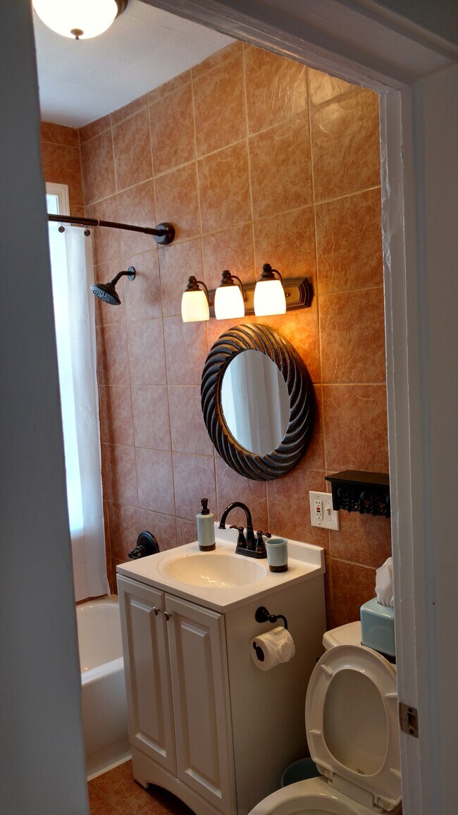 Baño - 276 Oriental Pl