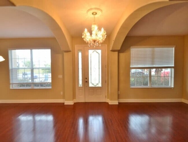 Building Photo - 405 Oakbow Ct