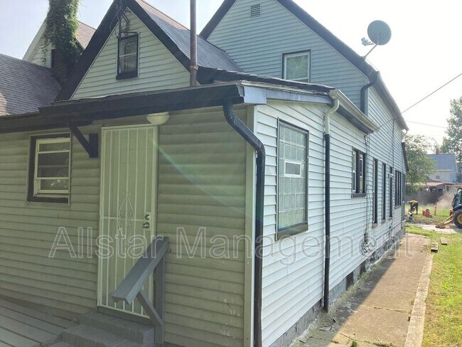 Building Photo - 875 E 154th St