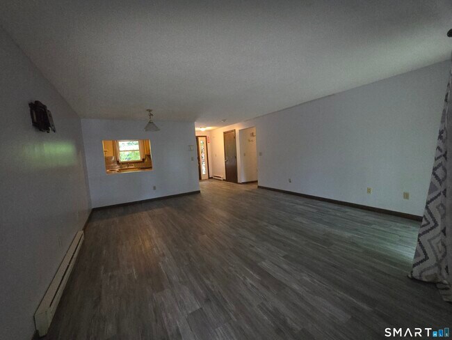 Foto del edificio - 883 Rubber Ave