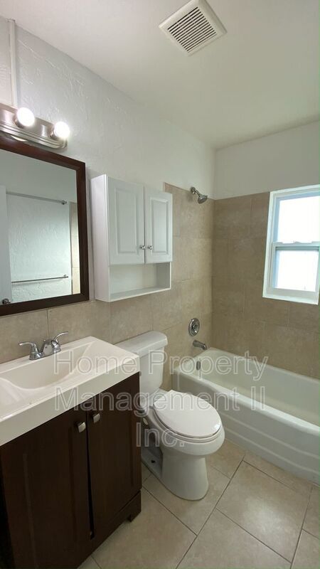 Foto del edificio - 1127 W 28th St